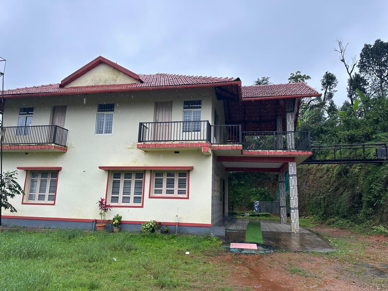 1 Acre Plantation with Farmhouse – Mudigere